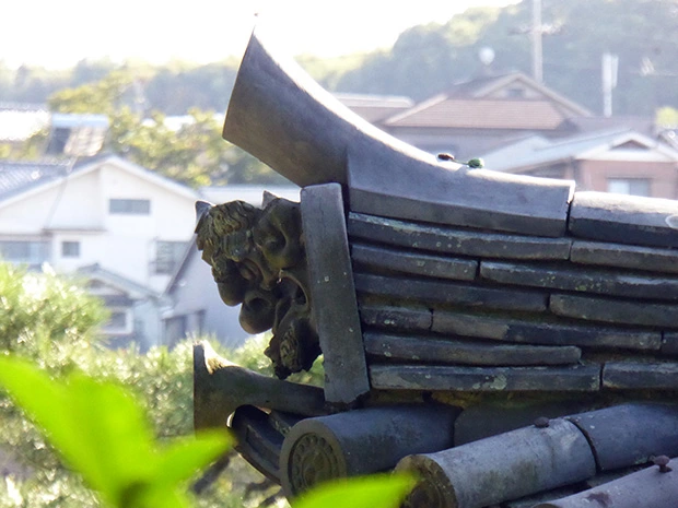 観音堂鬼瓦1