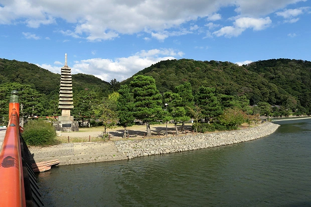 塔の島