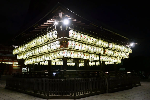 八坂神社の舞殿