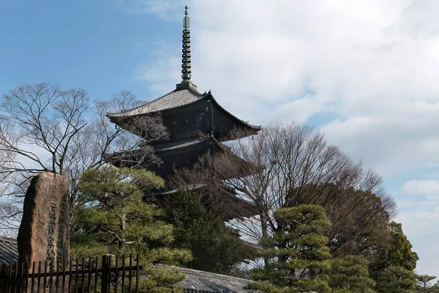 外から見える五重塔