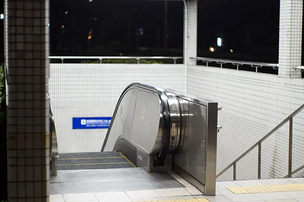 七条駅のエスカレーター